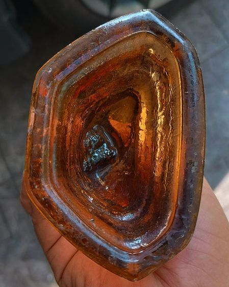 พระบูชาพระแก้วมรกต พิธี 25 พุทธศตวรรษ เนื้อแก้วสีน้ำผึ้ง สีพิเศษ นิยมหายาก ขนาดหน้าตัก 3 นิ้ว สูงประมาณ 6 นิ้ว ผิวหิ้งโดนควันธูปล้างออกได้ ม รูปที่ 4