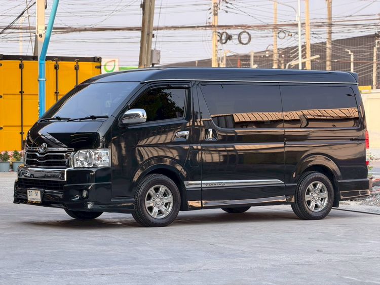 รถ Toyota Ventury 3.0 V สี ดำ