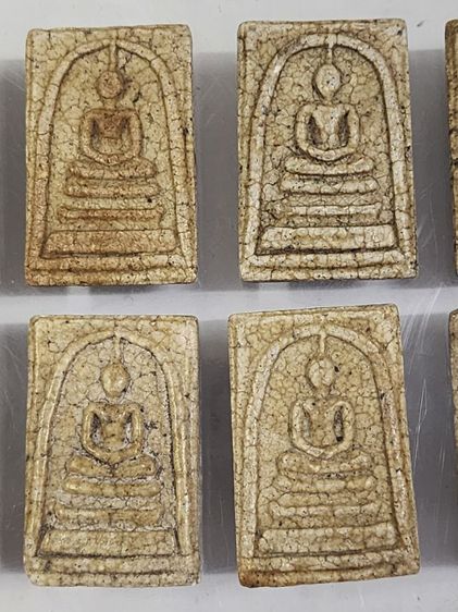 พระสมเด็จเนื้อจัด พ.ศ.2409 จำนวน10องค์ รูปที่ 3