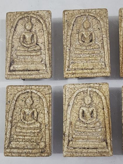 พระสมเด็จเนื้อจัด พ.ศ.2409 จำนวน10องค์ รูปที่ 4