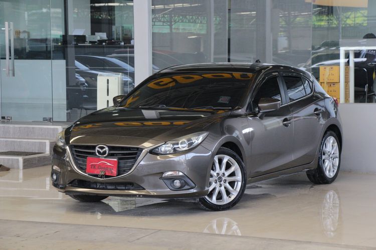 รถ Mazda Mazda3 2.0 C Sports สี น้ำตาล