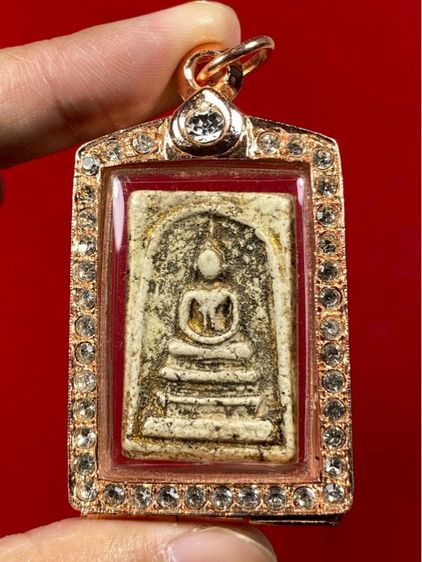 ⭐️พระสมเด็จพิมพ์ปรกโพธิ์เนื้อผง  องค์สภาพสวยสมบูรณ์ไม่มีหักซ่อม ลายเส้นสวยธรรมชาติ พร้อมเลี่ยมกรอบ