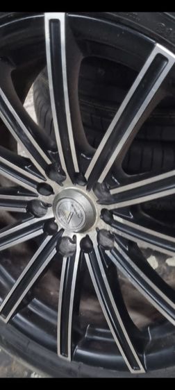 (ขายแล้ว)17" ใส่5รู114 ,5รู100ใส่ Civic 5 รู Camry Accord Teana HRV CRV Nissan X Trail Nissan Juke ซิลฟี่ กระบะ 5 รู 114 ,5รู100 ได้ทุกรุ่น ไม่แตกไม่ร้าว มีริ้วรอยตามการใช้งาน รูปที่ 10