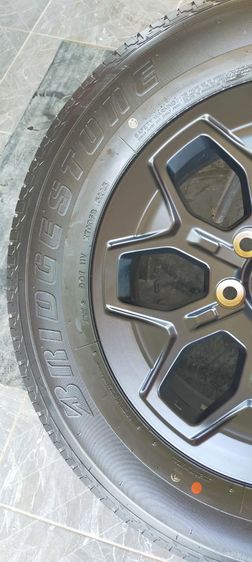 แม็กโตโยต้า ทราโว่ ขอบ18 พร้อมยางบริสโตน 265 60 18 ปลายปี25 แม็กป้ายแดงสีเดิม ตุ่มหน้ายางยังอยู่ทุกเส้น ใส่ revo vigo fortuner รูปที่ 11