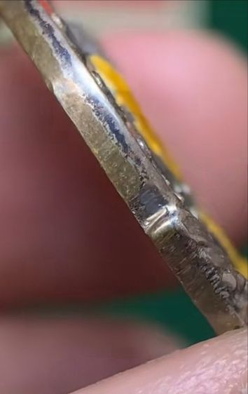 เหรียญเสมาหลวงปู่ทิมวัดละหารไร่ลงยาสามสี รูปที่ 6