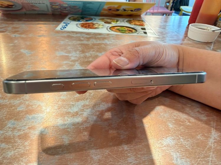 iPhone 16 Pro 128GB สีขาว เครื่องสภาพดี ใช้งานเอง ดูแลดีมาก รูปที่ 2