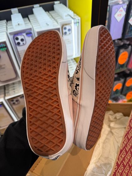 รองเท้า vans สีชมพูลายดอกไม้ รูปที่ 2