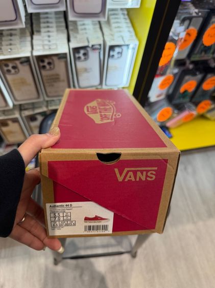 รองเท้า vans สีแดงลายพริก รูปที่ 7