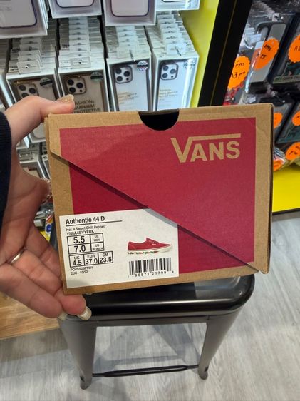 รองเท้า vans สีแดงลายพริก รูปที่ 6