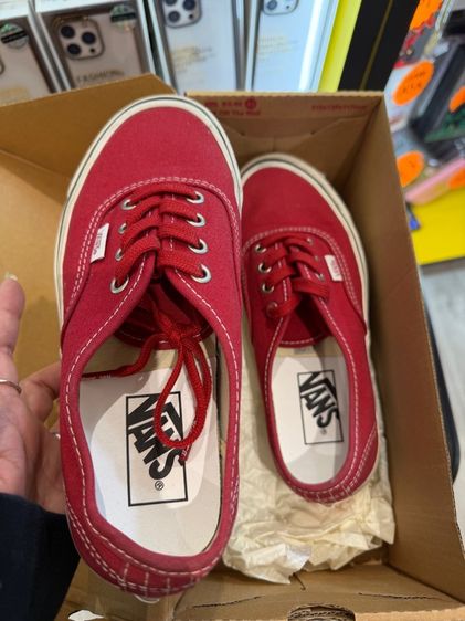 รองเท้า vans สีแดงลายพริก รูปที่ 4