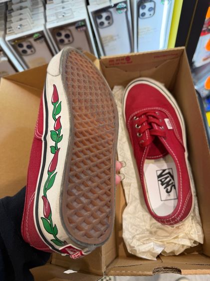รองเท้า vans สีแดงลายพริก รูปที่ 5