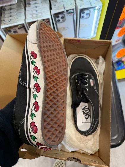 รองเท้า vans สีดำลายเชอรี่ รูปที่ 4