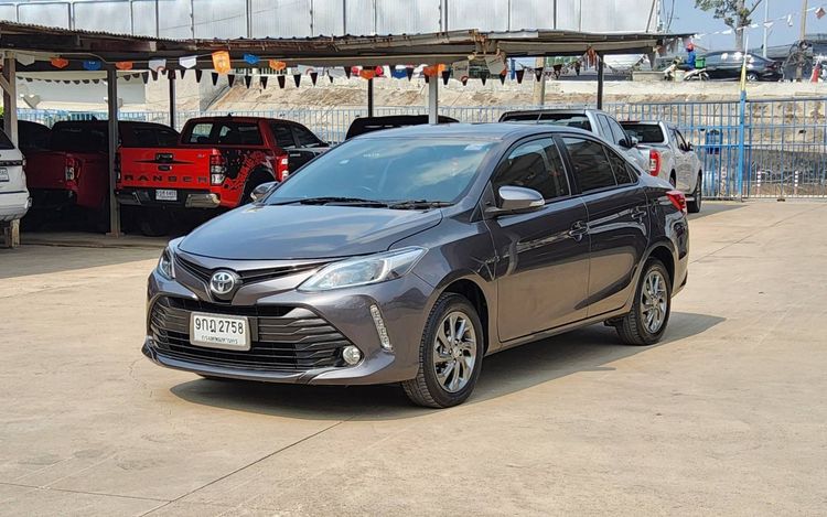 รถ Toyota Vios 1.5 Mid สี เทา