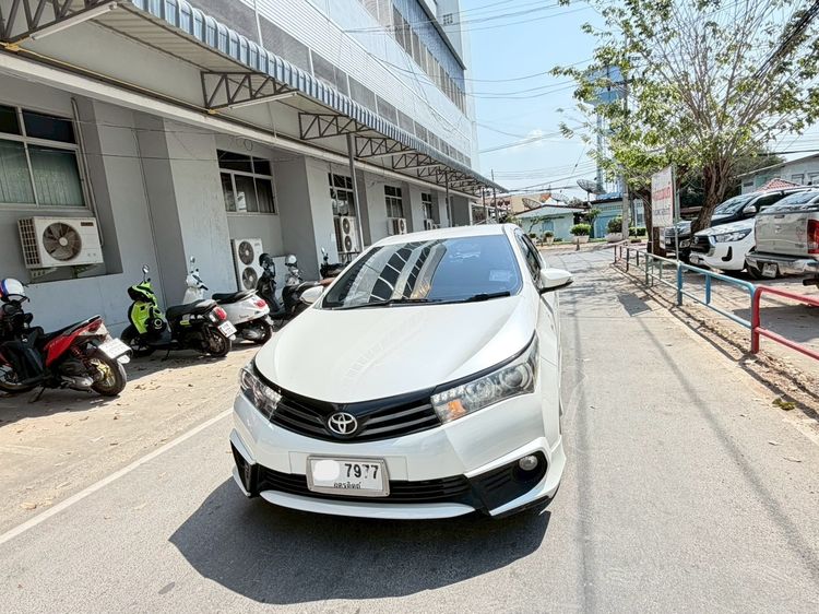 Toyota Altis 2015 1.8 Esport Sedan เบนซิน ไม่ติดแก๊ส เกียร์อัตโนมัติ ขาว รูปที่ 4