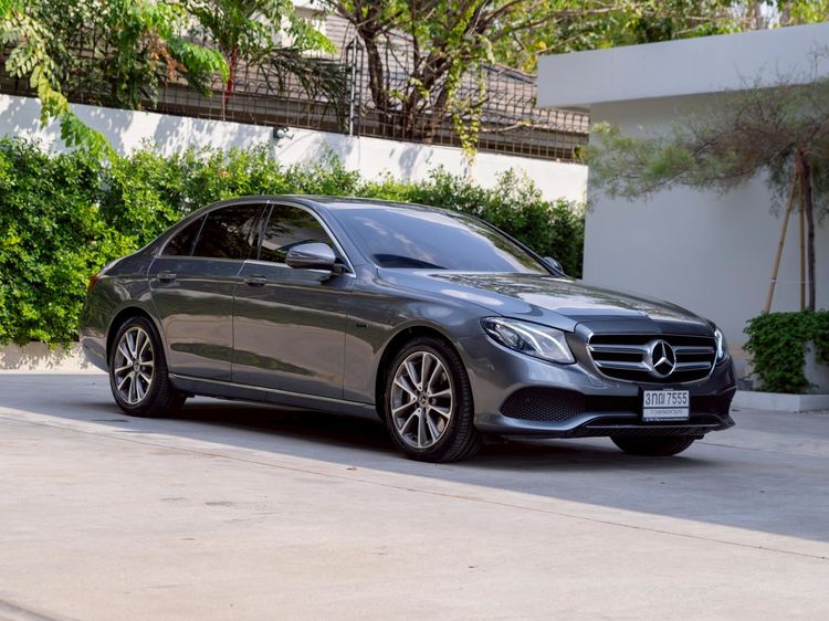 รถ Mercedes-Benz E-Class E350 สี เทา