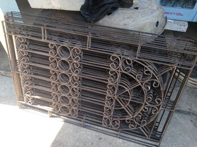 เหล็กดัดหน้าต่าง.กว้าง67ซม.ยาว1เมตร8ซม