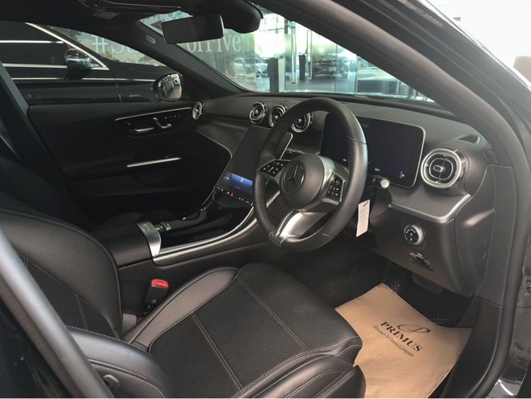 Mercedes-Benz C-Class 2023 C220 Sedan ดีเซล เกียร์อัตโนมัติ ดำ รูปที่ 4