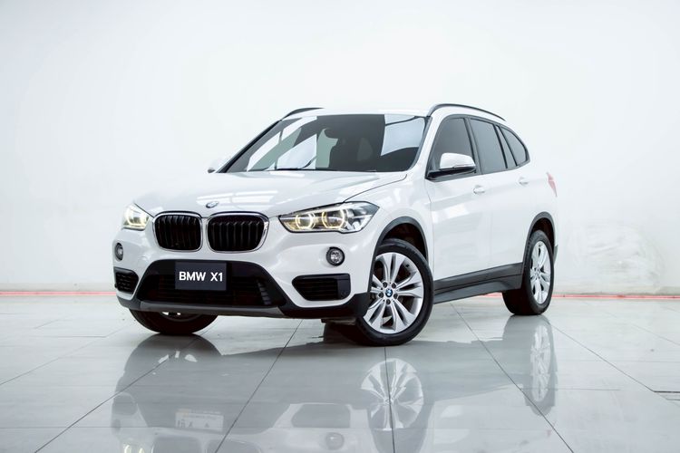 รถ BMW X1 1.5 sDrive18i xLine สี ขาว