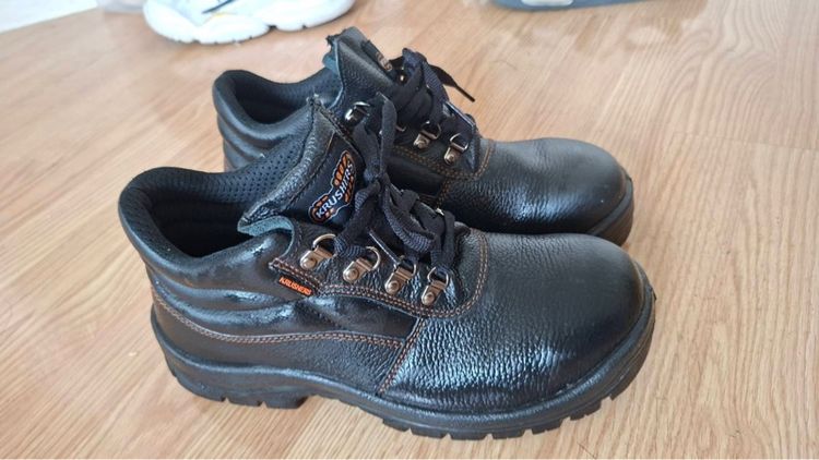 รองเท้าเซฟตี้ รูปที่ 2