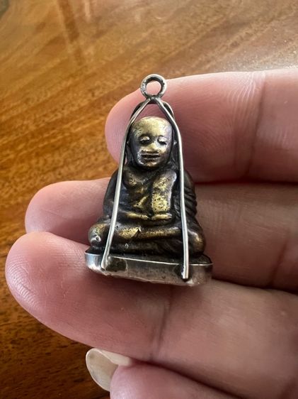 หลวงพ่อเงิน พิมพ์นิยม กระเช้าเงิน รูปที่ 7