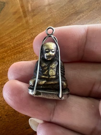 หลวงพ่อเงิน พิมพ์นิยม กระเช้าเงิน