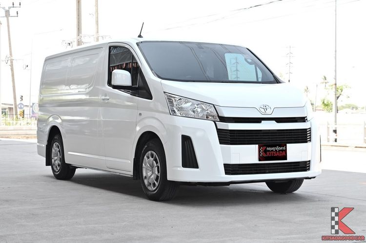 รถ Toyota Hiace 2.8 economy สี ขาว