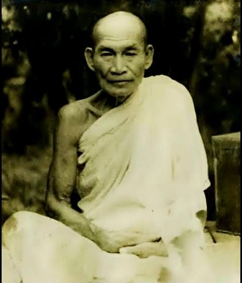 รูปหล่อโบราญหลวงพ่อเคลือบ วัดหนองกระดี่ จ.อุทัยธานี รูปที่ 8