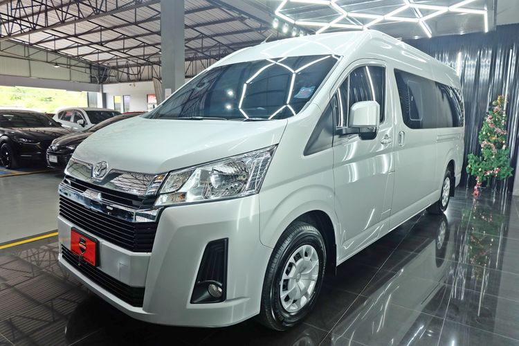 Toyota Commuter 2024 2.8 Van ดีเซล เกียร์ธรรมดา เทา รูปที่ 2