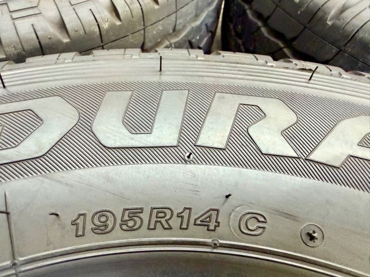 ยางถอดป้ายแดงขอบ 14” ยี่ห้อ BRIDGESTONE รุ่น DURAVIS R624 ขนาด 195R14 ปี 25 สีเส้นตุ่มหน้ายางยังอยู่ รูปที่ 3
