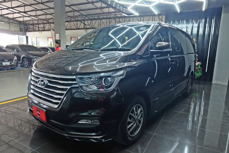 Hyundai H-1 2019 2.5 Deluxe Van ดีเซล เกียร์อัตโนมัติ น้ำตาล รูปที่ 3