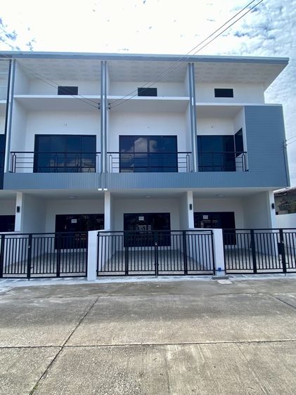 ทาวน์โฮม 2 ชั้น 3 นอน 3 น้ำ