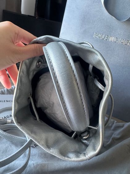 Balenciaga XS Bucket Bag รูปที่ 5