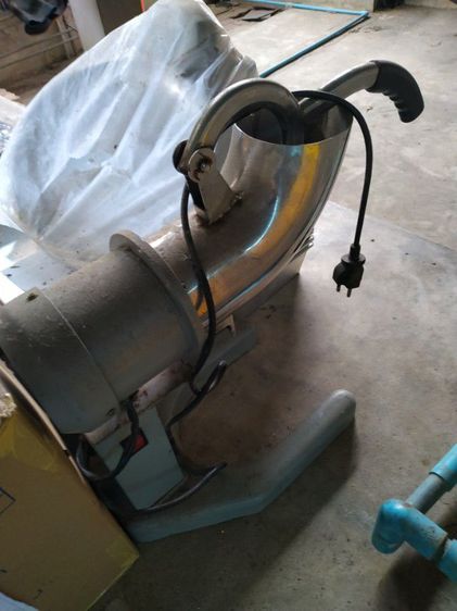 ต้องการขาย 1.เครื่องปั่นน้ำแข็งไสเกล็ดหิมะขนาดใหญ่ 2.เครื่องปั่นน้ำแข็งไสขนาดเล็ก ราคาถูก 