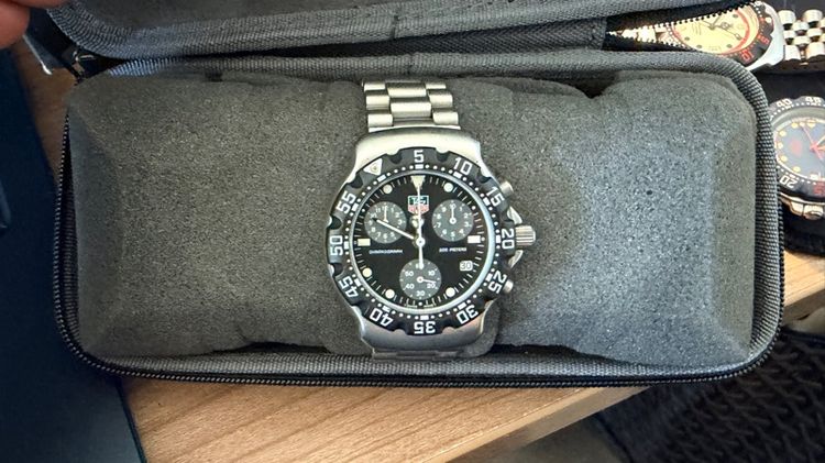 Black colored, Tag Heuer F1 Vintage Chronograph  รูปที่ 2