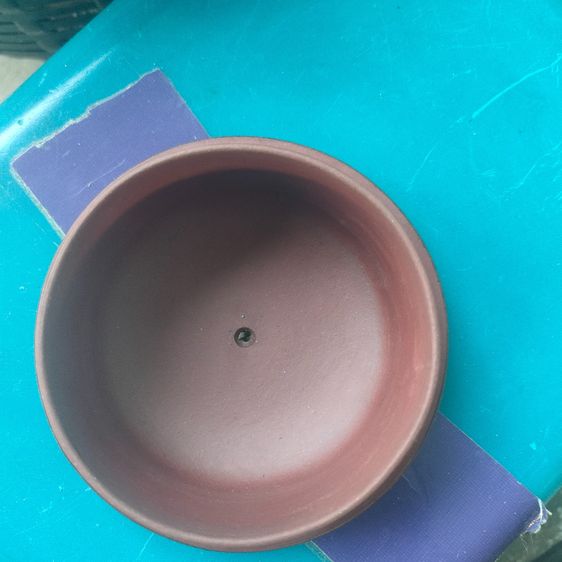 ภาพที่เห็นคือด้านล่างของ กาน้ำชาดินเผาอี๋ซิง (Yixing Teapot) ของจีนโบราณ  รูปที่ 3