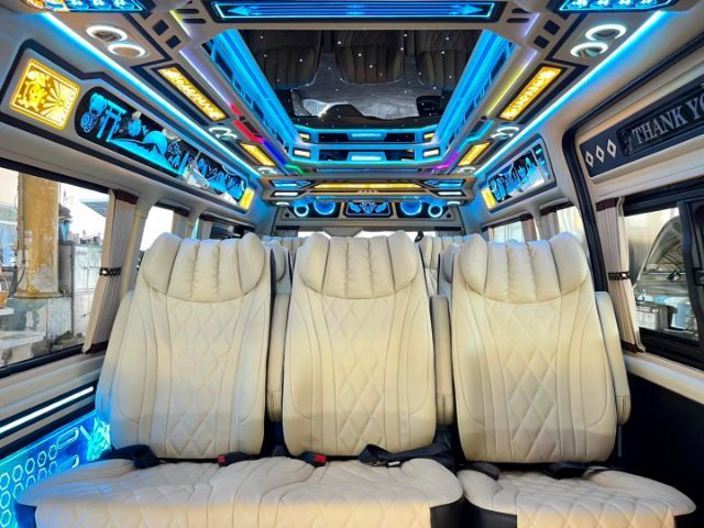 Toyota Commuter 2016 3.0 Van ดีเซล ไม่ติดแก๊ส เกียร์ธรรมดา ขาว รูปที่ 4