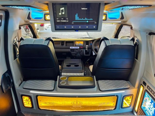 Toyota Commuter 2016 3.0 Van ดีเซล ไม่ติดแก๊ส เกียร์ธรรมดา ขาว รูปที่ 3