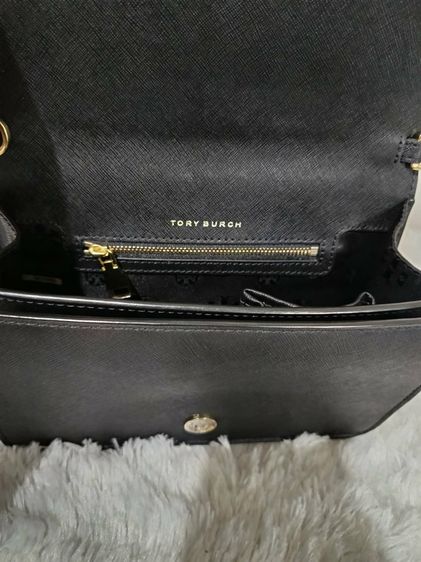 Used Tory หนังซาฟิโนสีดำ สายครอสถอดได้ ปรับได้ ใส่มือถือได้ สวย 9x3x6 นิ้ว  รูปที่ 5