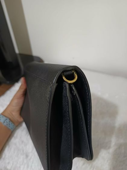 Used Tory หนังซาฟิโนสีดำ สายครอสถอดได้ ปรับได้ ใส่มือถือได้ สวย 9x3x6 นิ้ว  รูปที่ 8