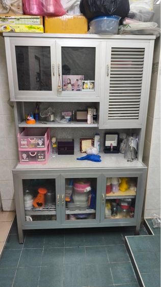 ตู้โชว์ไม้สแตนเลสสภาพดี แข็งแรง 