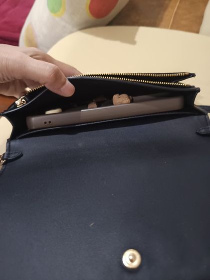 Used Coach สายถอดได้ปรับได้ ใส่มือถือได้ 8x4.5 นิ้ว สวยมาก รูปที่ 7