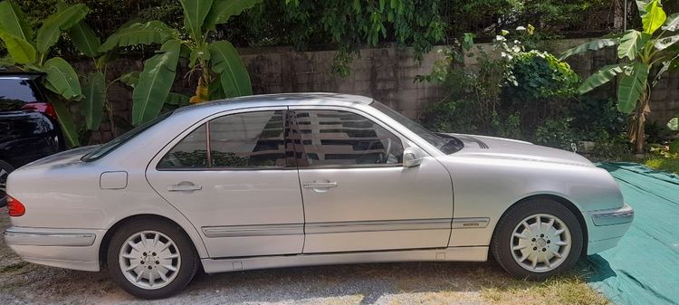 Mercedes-Benz E-Class 2000 E240 Sedan เบนซิน เกียร์อัตโนมัติ บรอนซ์เงิน รูปที่ 4