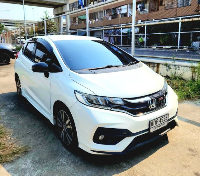 Honda Jazz 2018 1.5 RS i-VTEC Sedan เบนซิน ไม่ติดแก๊ส เกียร์อัตโนมัติ ขาว รูปที่ 2