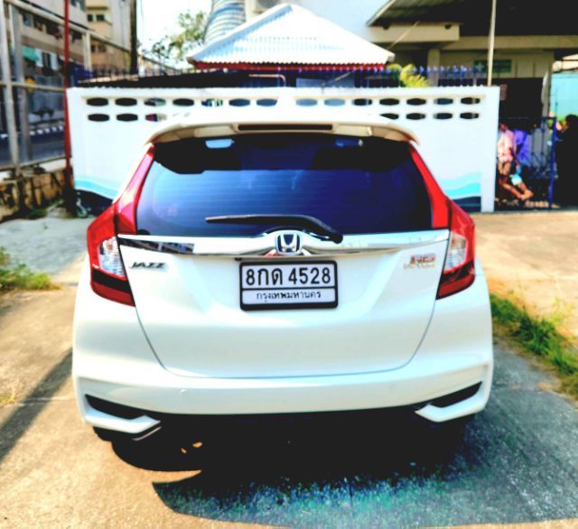 Honda Jazz 2018 1.5 RS i-VTEC Sedan เบนซิน ไม่ติดแก๊ส เกียร์อัตโนมัติ ขาว รูปที่ 4