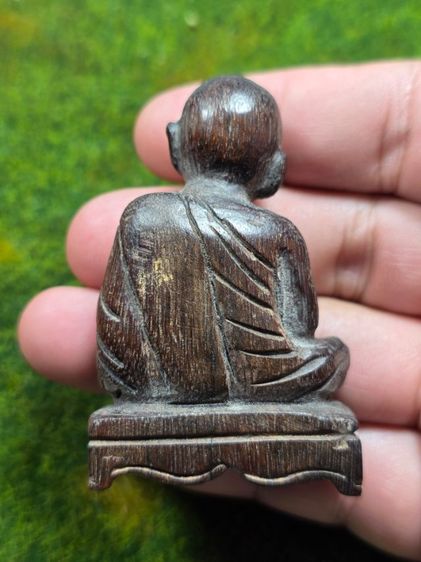 พระหลวงปู่ทิมไม้แกะเก่าๆ รูปที่ 2