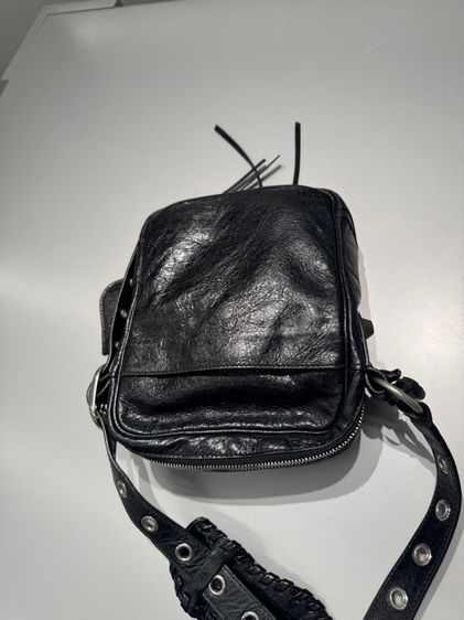 Balenciage MEN'S LE CITY VERTICAL CROSSBODY BAG IN BLACK รูปที่ 3