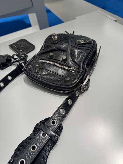 Balenciage MEN'S LE CITY VERTICAL CROSSBODY BAG IN BLACK รูปที่ 2