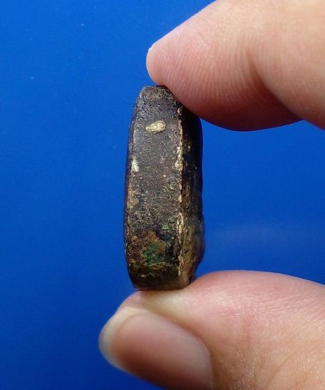 พระปิดตา เนื้อผงคลุกรัก รูปที่ 3