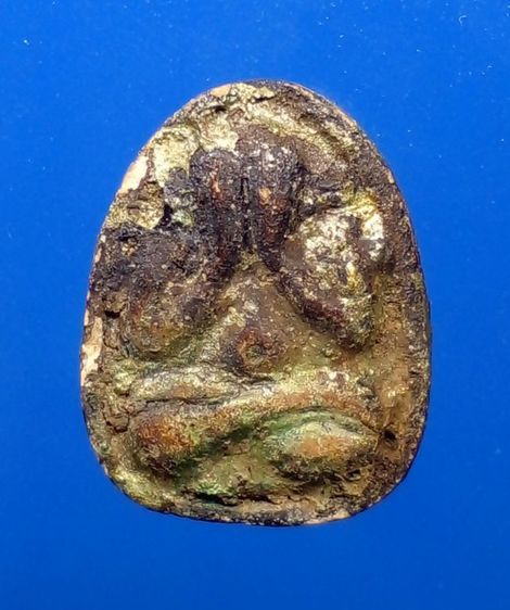 พระปิดตา เนื้อผงคลุกรัก