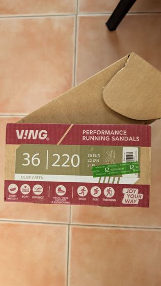 รองเท้าVingรุ่นคีรีออนแท้พร้อมกล่องจากช๊อปโรบินสัน ไม่มีเวลาวิ่งขออนุญาตปล่อยต่อค่ะ สภาพไม่มีตำหนิเหมาะกับเท้าไซร์38นะคะความยาวรองเท้า24ซม. สนใจสอบถามเพิ่มเติมได้ค่ะ รูปที่ 9